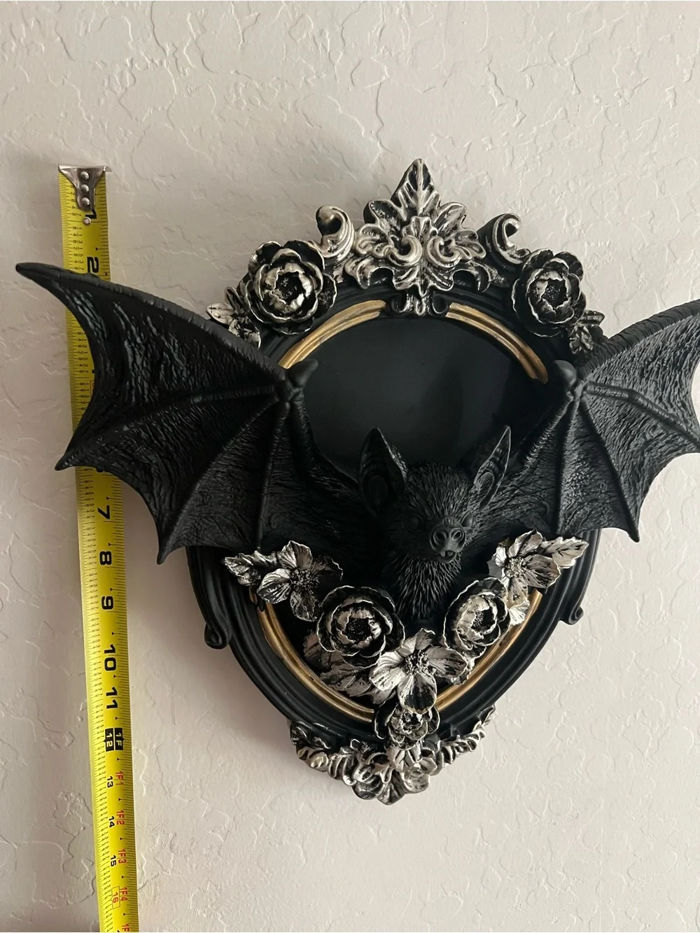 Black and Gold Bat Wall Plaque - Decorative Home Wall Decor Halloween